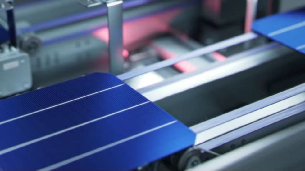 Why chemical etching of silicon solar cells is necessary